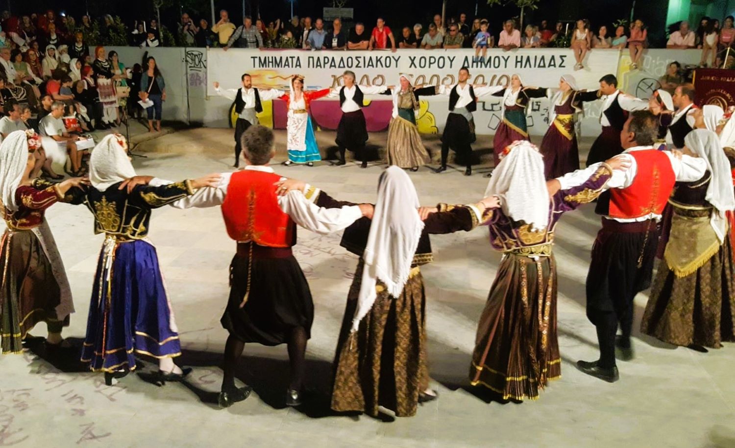 μαθήματα παραδοσιακού χορού