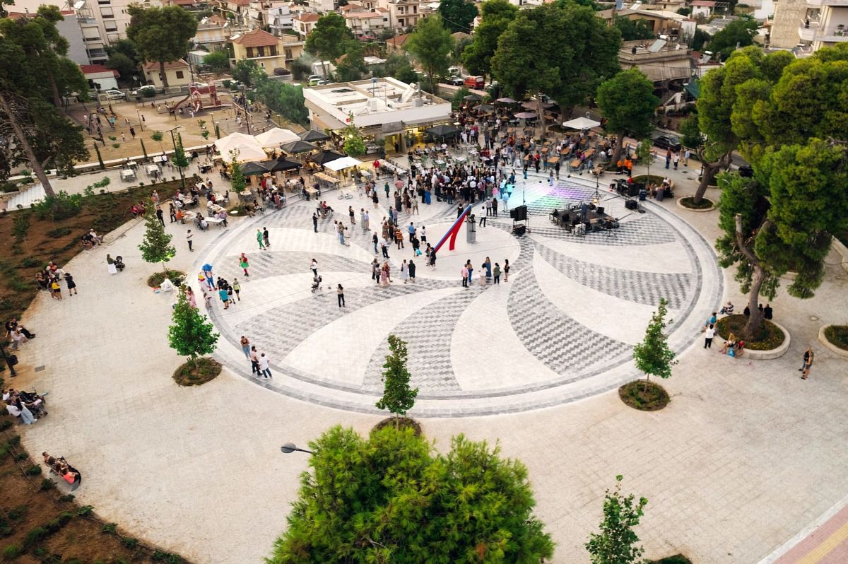 εγκαίνια της ανακαινισμένης πλατείας Ανεμομύλου