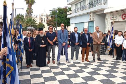 Κατάθεση στεφανιών για 28η Οκτωβρίου από σχολεία Αμαλιάδας
