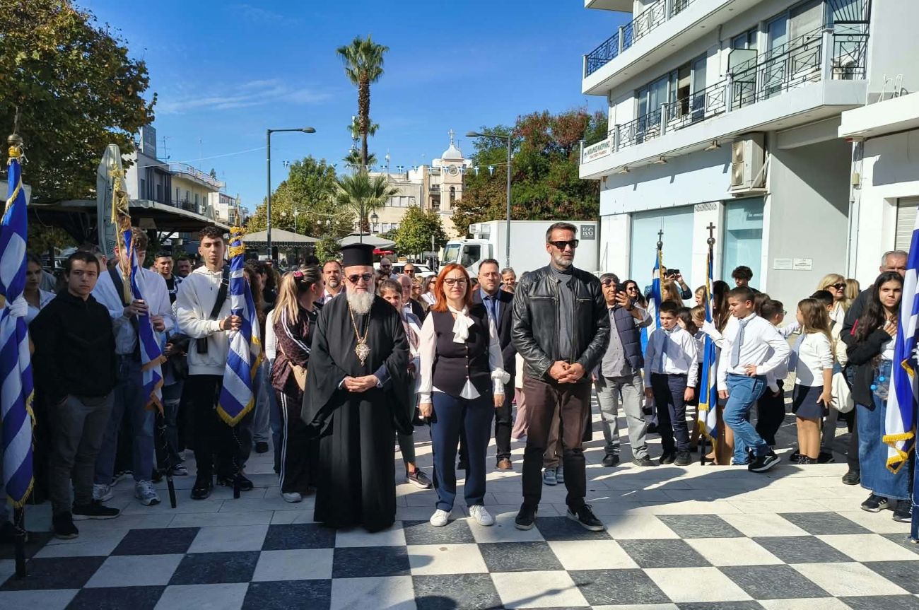 Κατάθεση στεφάνων Εκπαιδευτικής Κοινότητας για 28 Οκτωβρίου