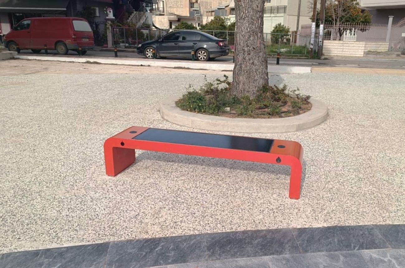 «έξυπνα» ηλιακά παγκάκια