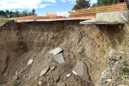 Κατάρρευση δρόμου προς ΜΕΑ Τριανταφυλλιάς